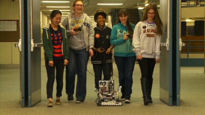 girls robotics team